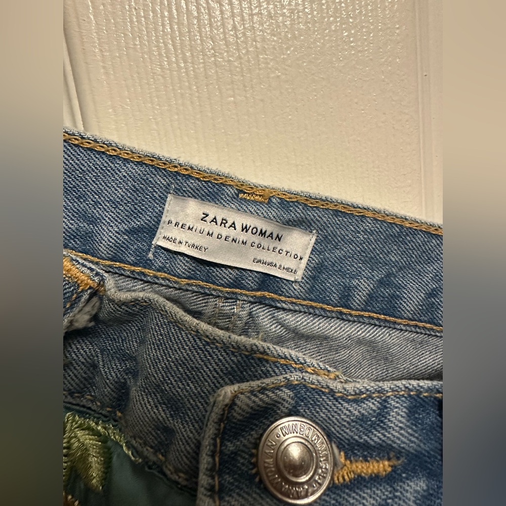 Zara Embroidered Jeans - Picture 9 of 10